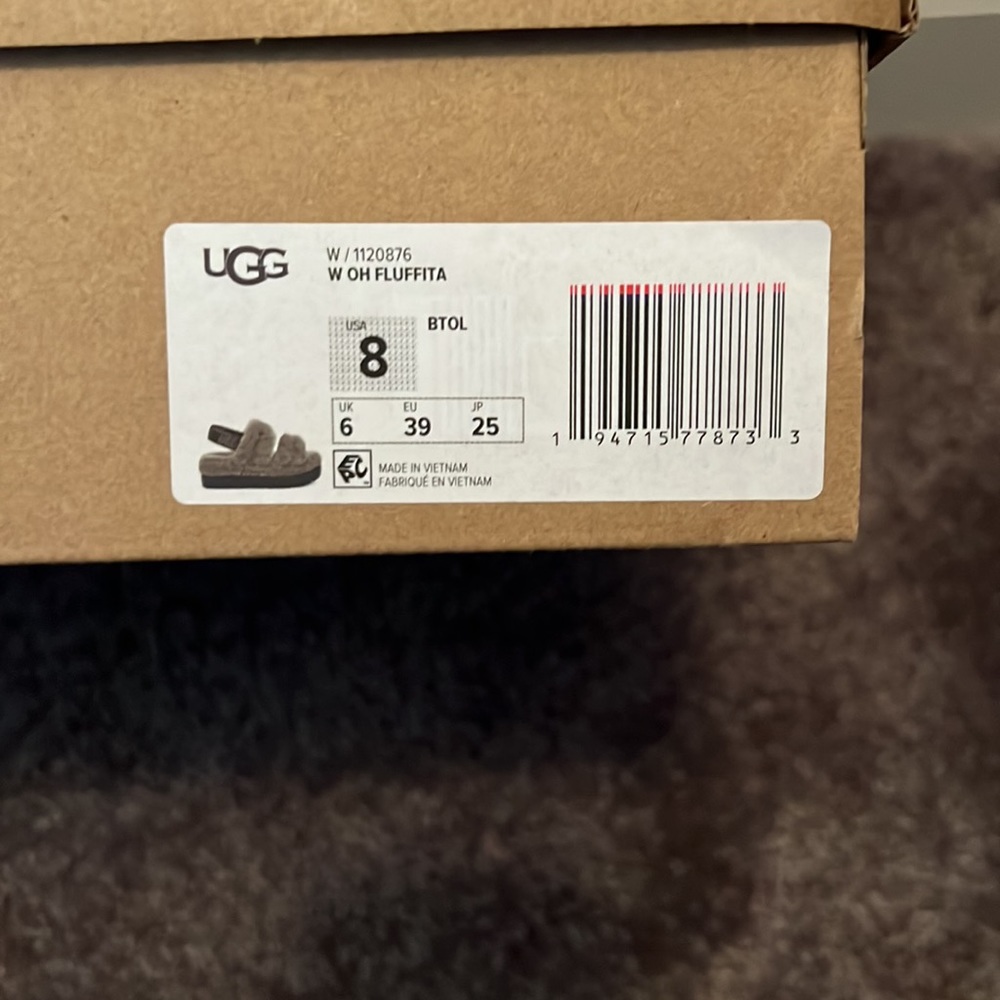 UGG - Picture 4 of 5